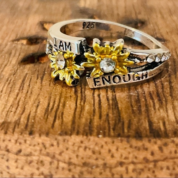 Woman's Size 7 925 Sterling Silver Sunflower Ring With Rhinestones - Picture 3 of 9